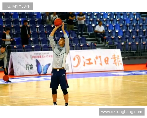 易建联：从篮球天才到国家队核心的成长之路与传奇人生