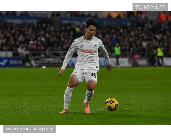 水原三星与神秘对手的激烈较量揭示足球战术的深层次博弈