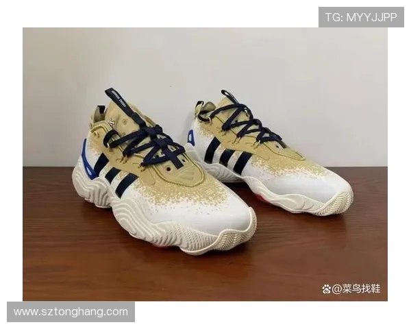 特雷杨引领新一代篮球风潮展现个人魅力与团队精神的完美结合 特雷杨引领新一代篮球风潮展现个人魅力与团队精神的完美结合