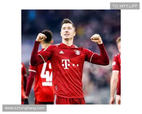 莱万重返安联球场引发拜仁球迷愤怒声讨：背叛与忘恩负义的争议